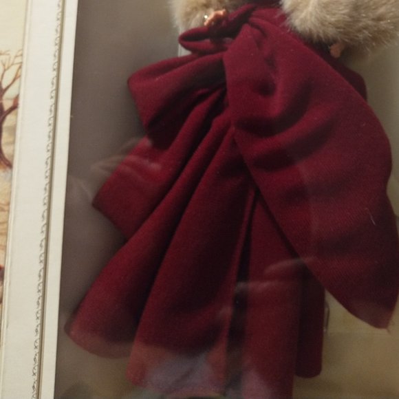 Victorian Elegance Barbie 1994 - Picture 7 of 10